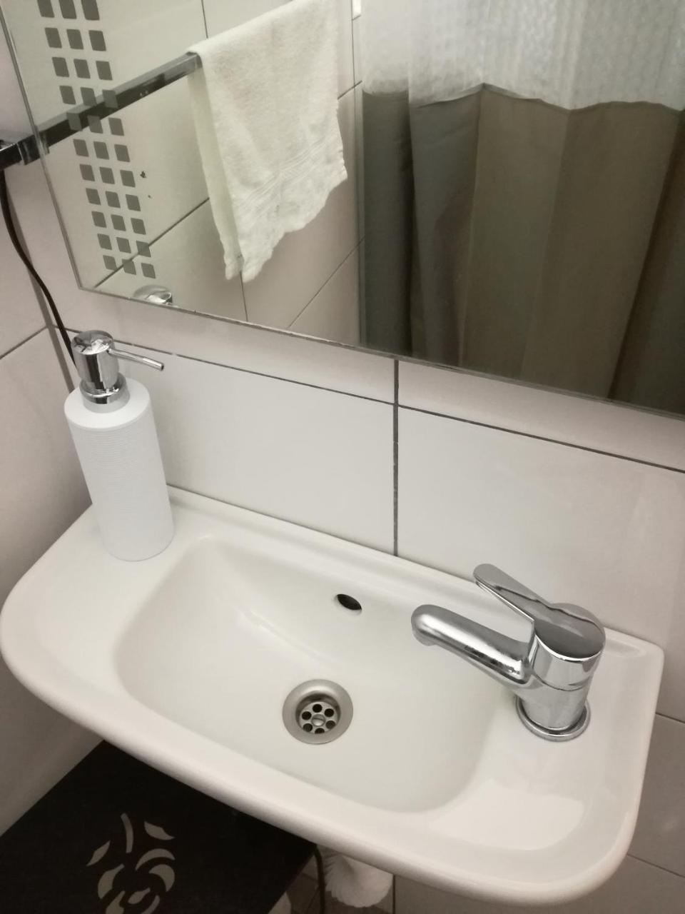 Guesthouse Coco Σλαβόνσκι Μπροντ Εξωτερικό φωτογραφία